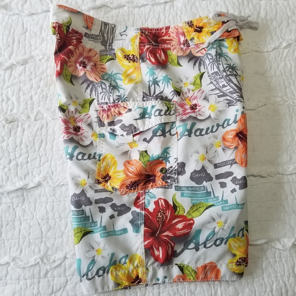 Old Navy Hawaiian Swim Shorts Board Shorts S EUC - Picture 2 of 9